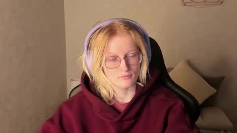 Snapshot of elizabeth_harpper chatting on November 25, 1:05 am Elizabeth online show from November 25, 1:05 am