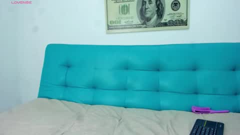 Elizabeth Lamer online show from December 4, 8:01 am