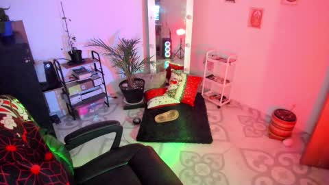 Snapshot of elizabeth_martinez98 chatting on November 27, 10:45 pm Elizabeth Martinez online show from November 27, 10:45 pm