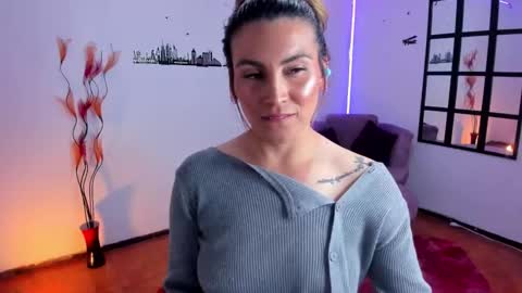 Snapshot of elizabeth_taylor_b chatting on October 22, 11:37 pm Elizabeth online show from October 22, 11:37 pm