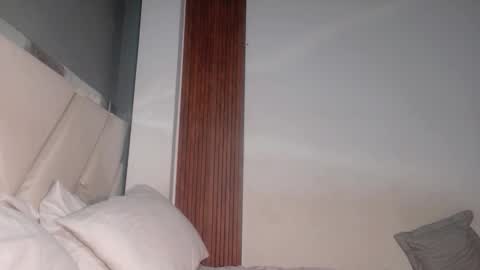 Snapshot of elizabethcampbell chatting on October 25, 12:40 am Lizzy online show from October 25, 12:40 am