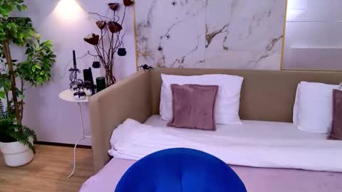 Snapshot of elizabethcash chatting on October 28, 4:09 pm Elizabeth online show from October 28, 4:09 pm