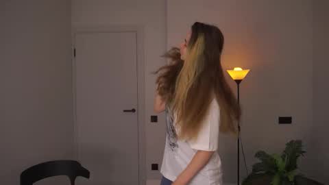 Elizabeth online show from September 14, 6:07 pm