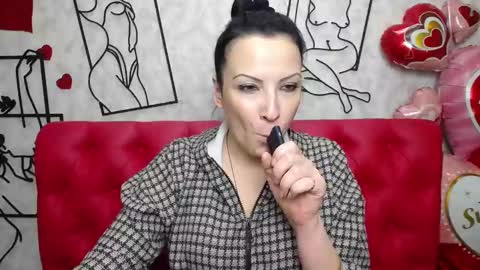 Snapshot of elizabethsho chatting on March 11, 3:26 am ElizabethSho online show from March 11, 3:26 am