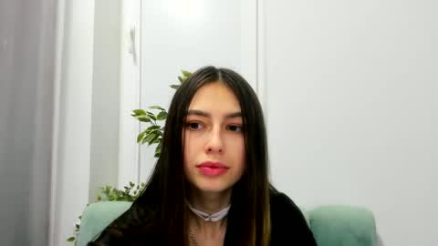elizabethwall online show from January 22, 8:18 am