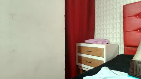 elizabetth_roman online show from February 18, 6:09 am