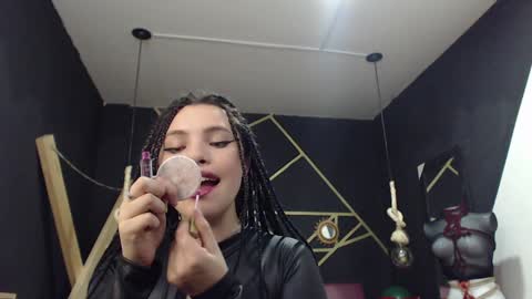 Snapshot of elizatex chatting on December 6, 9:46 pm online show from December 6, 9:46 pm