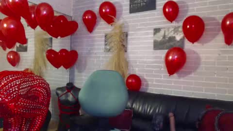 Snapshot of elizatex chatting on February 19, 9:14 pm online show from February 19, 9:14 pm