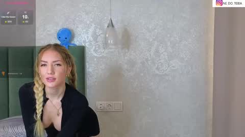 Snapshot of ella__sweety chatting on February 23, 2:51 am Ella online show from February 23, 2:51 am