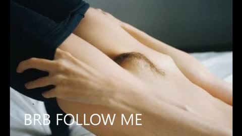 Snapshot of ella_ellasi chatting on December 27, 2:58 am Ella Give it a thumbs up please its important online show from December 27, 2:58 am