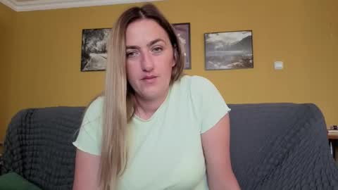 Ella  Max online show from September 16, 5:41 am