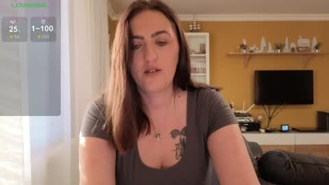 Ella  Max online show from April 6, 5:41 am