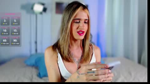 Snapshot of ella_mon chatting on September 27, 9:09 pm ella_mon online show from September 27, 9:09 pm