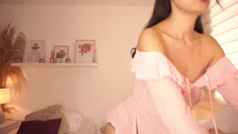 ELLA OWEN online show from October 17, 5:48 pm