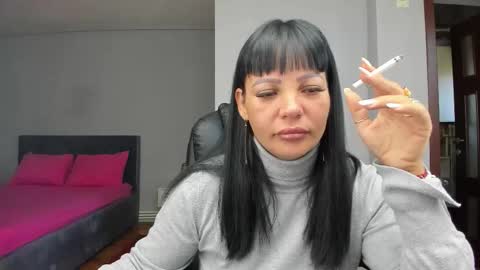 Snapshot of ella_sweety0 chatting on October 22, 10:04 am Ella online show from October 22, 10:04 am