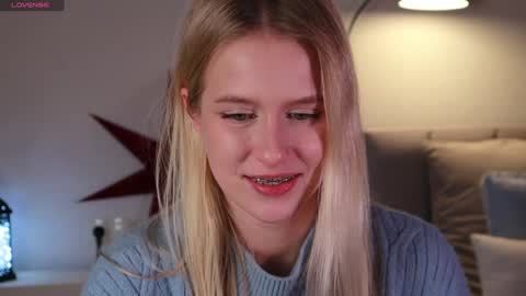 Ella online show from December 2, 12:09 am