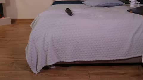 Ella online show from January 24, 10:30 pm