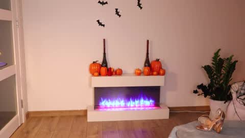 Ella online show from October 26, 7:42 pm