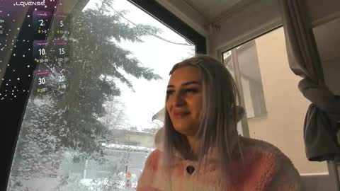 ella_vee online show from February 21, 7:31 am