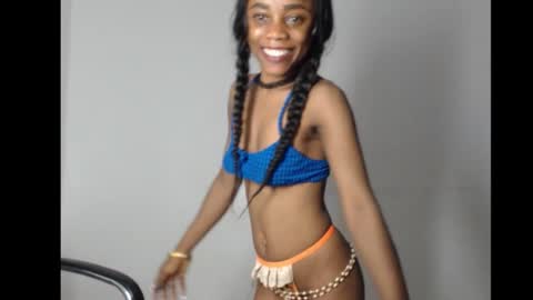 ella online show from December 3, 5:15 am