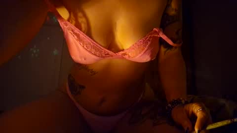 ellababy94 online show from October 25, 7:08 pm