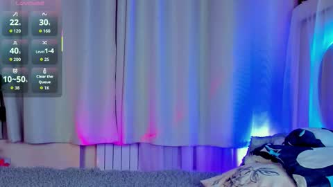 Snapshot of ellabloom chatting on November 30, 2:43 pm Ella online show from November 30, 2:43 pm