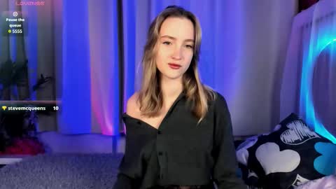 Snapshot of ellabloom chatting on December 21, 1:40 pm Ella online show from December 21, 1:40 pm