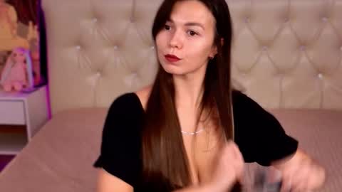 Snapshot of ellacanny chatting on November 28, 5:43 am ellacanny online show from November 28, 5:43 am