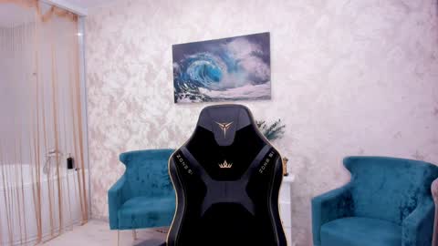 ellacurtis online show from April 10, 2:06 am