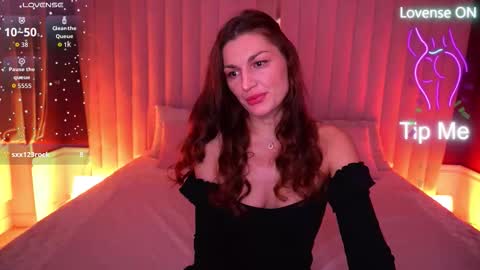 Snapshot of ellagoldenn chatting on November 7, 9:48 pm Ella online show from November 7, 9:48 pm