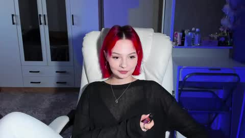 Snapshot of ellales chatting on October 8, 9:29 am ellales online show from October 8, 9:29 am