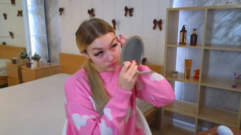 ellamilla online show from December 26, 5:26 am