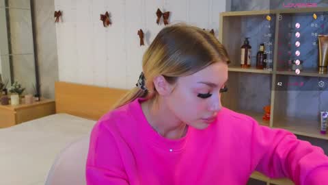 ellamilla online show from December 30, 5:37 am