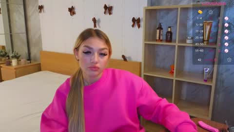 ellamilla online show from December 30, 11:48 am