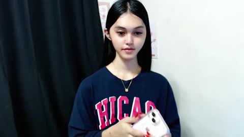 Snapshot of ellamiller69 chatting on November 30, 2:48 am ELLA online show from November 30, 2:48 am