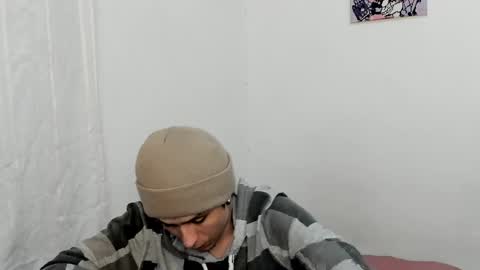 Ella and Cain online show from April 30, 8:04 pm