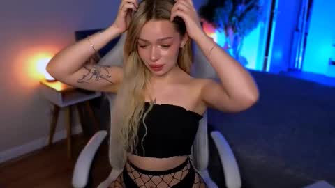 Ella online show from February 18, 5:47 am