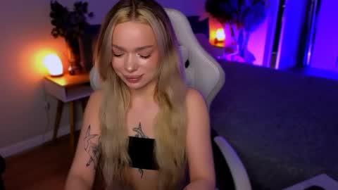 Ella online show from April 6, 5:52 am