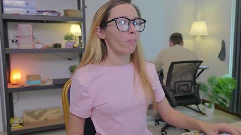 Snapshot of ellcrys chatting on November 22, 3:27 am im Elsa lets go Subscribe to my OF and Youtube -35 online show from November 22, 3:27 am