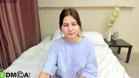 Snapshot of elle_ellise chatting on October 9, 1:14 am elle_ellise online show from October 9, 1:14 am