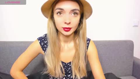 ellen_flow online show from December 15, 6:51 am