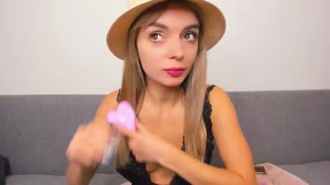 ellen_flow online show from March 9, 2:54 pm