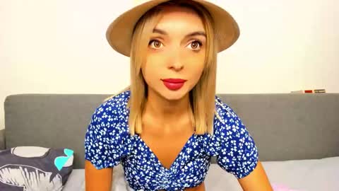 ellen_flow online show from September 26, 9:30 pm