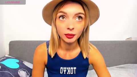 ellen_flow online show from September 30, 8:36 pm