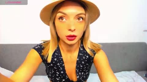 ellen_flow online show from October 23, 9:24 pm