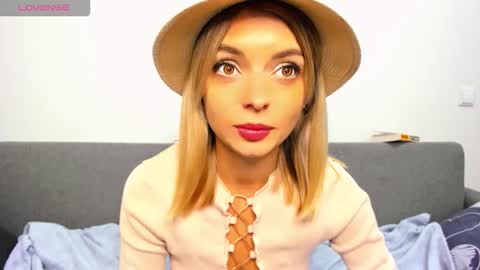 ellen_flow online show from October 27, 9:19 pm