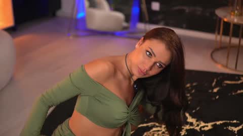 Snapshot of ellenkarter chatting on December 13, 4:11 am EllenKarter online show from December 13, 4:11 am