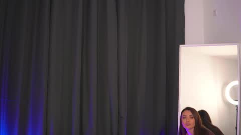 Snapshot of ellenkarter chatting on December 3, 4:31 am EllenKarter online show from December 3, 4:31 am