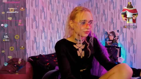 Snapshot of elli_26 chatting on December 17, 9:50 am Ellie online show from December 17, 9:50 am