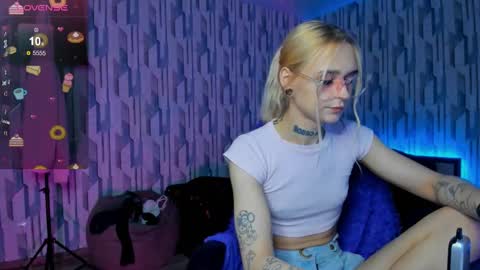 Snapshot of elli_26 chatting on January 25, 12:47 pm Ellie online show from January 25, 12:47 pm